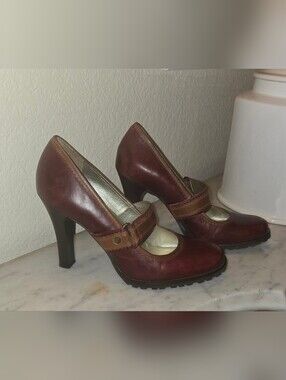 Kenneth Cole Sz 8 1/2
